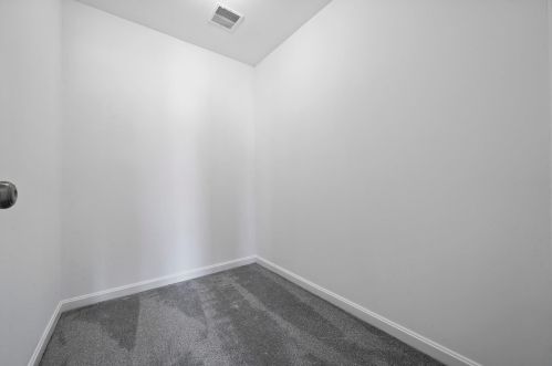 3 Amy Way, Concord NH 03303-1045 exterior