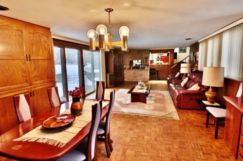 9235 Thrush Ln, Milwaukee WI 53217-1376 exterior