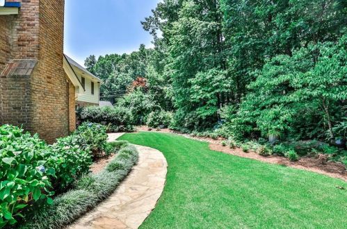 4748 Dunwoody Sta Dr, Atlanta GA 30338-4704 exterior