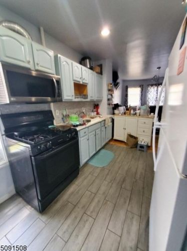 80 Augusta St, Irvington NJ 07111-3411 exterior