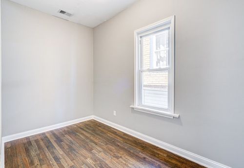 1713 Troy St, Chicago IL 60655-2027 exterior