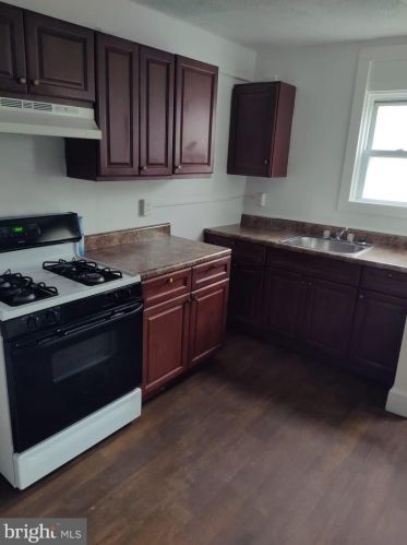 204 Wright Ave, Darby PA 19023-2328 exterior