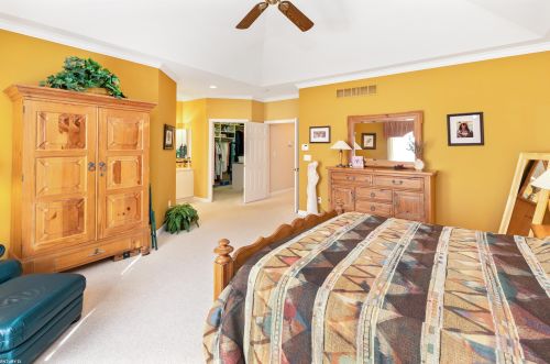 33654 Lotties Dr, New Baltimore MI 48047-2378 exterior