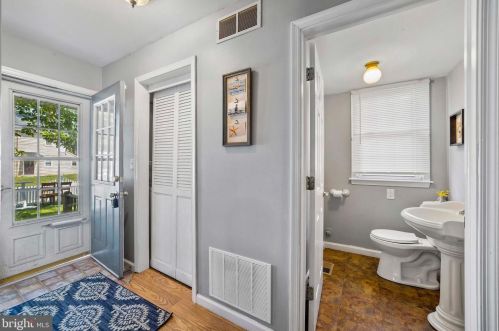 215 Main St, Pilesgrove NJ  08098-1043 exterior