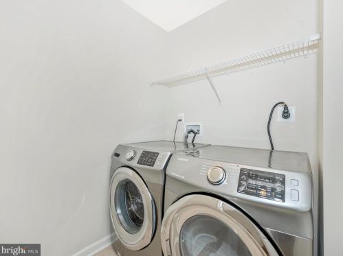 22213 Broadway Ave, Clarksburg MD 20871-3430 exterior