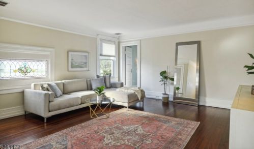 180 Christopher St, Montclair NJ 07042-4206 exterior