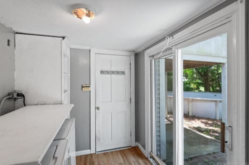 971 Farms Rd, Wallingford CT 06492-1807 exterior