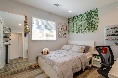 870 Nieves St, Milpitas CA 95035-3352 exterior