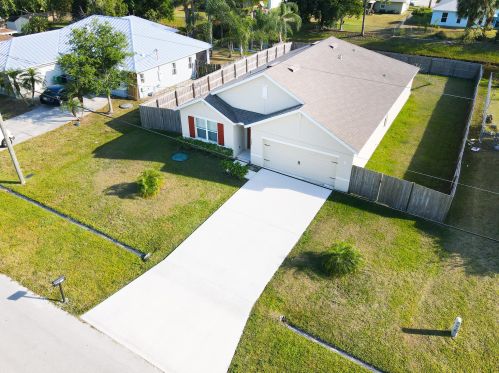 1380 Granville Ave, Fort Pierce, FL 34953-2201