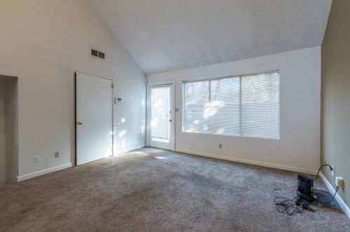 1152 Lynmoor Dr, Atlanta GA 30319-4126 exterior