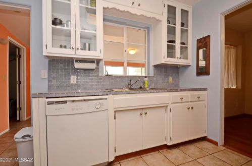 5037 2 St, Tucson AZ 85711-1104 exterior