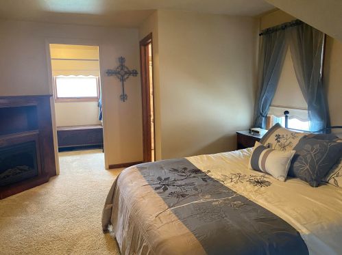 3953 57, Milwaukee WI 53220-2636 exterior