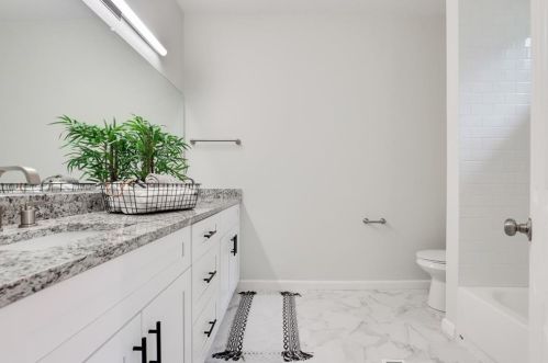 999 Cascade Rd, Atlanta GA  30311-2659 exterior