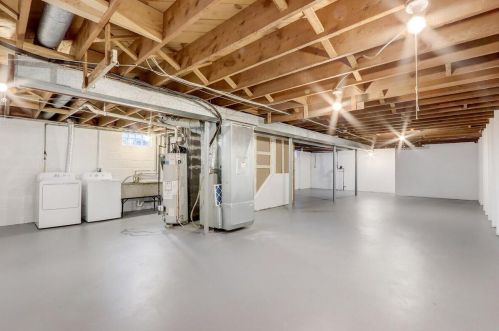 4322 89, Milwaukee WI 53228-2812 exterior