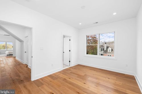 6000 16th St, Arlington VA  22205-2208 exterior