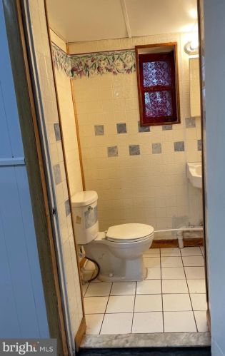 224 27 St, Camden NJ 08105-3927 exterior