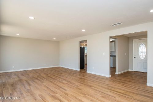 6159 Seneca St, Tucson AZ  85712-3010 exterior