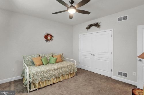 296 Friendly Dr, Hanover PA 17331 exterior