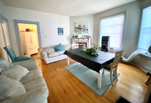 938 Pearson St, Milwaukee WI 53202-1522 exterior