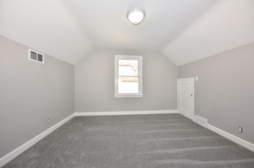 5504 33rd St, Milwaukee WI  53221-4026 exterior