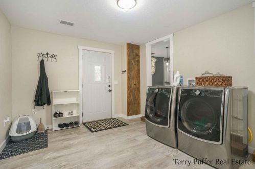 3965 Holton Rd, Meskegon MI  49445-8535 exterior