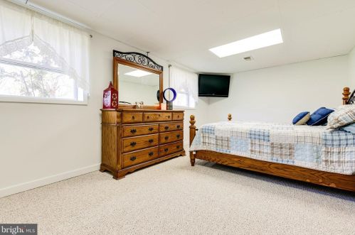 8001 Kidd St, Alexandria VA 22309-1131 exterior