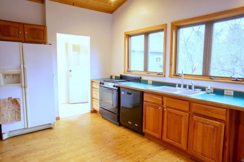 312 60 Ave, Duluth MN 55807-2333 exterior