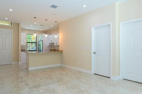 2786 31 Ave, Naples FL 34120-8450 exterior