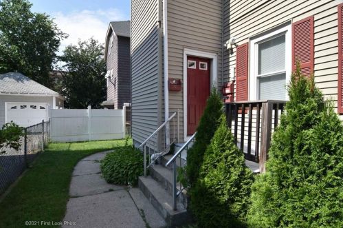 72 Bellevue Ave, Woonsocket, RI 02895-4404