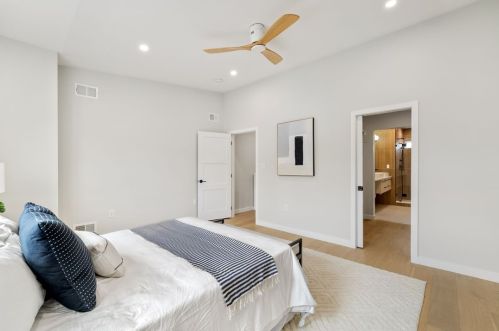 5105 Holmes St, Pittsburgh PA  15201-2433 exterior