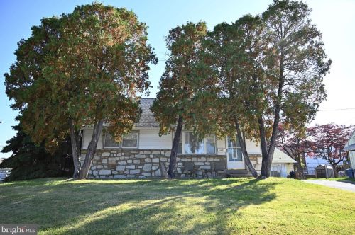 9427 Academy Rd, Philadelphia PA  19114-2623 exterior