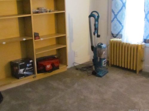 142 High St, Vernon CT 06066-3683 exterior