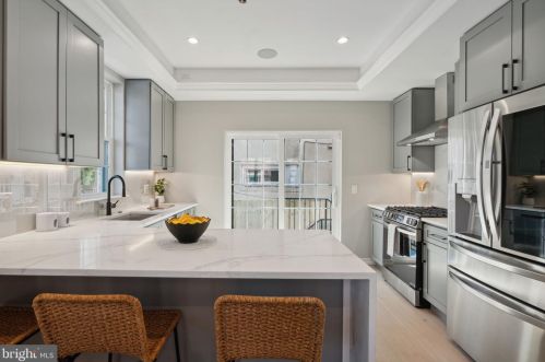 2200 Kater St, Philadelphia PA 19146-1139 exterior