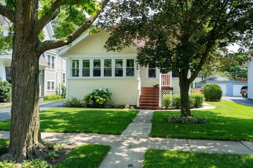 599 Hawthorne Ave, Elmhurst, IL 60126-4240