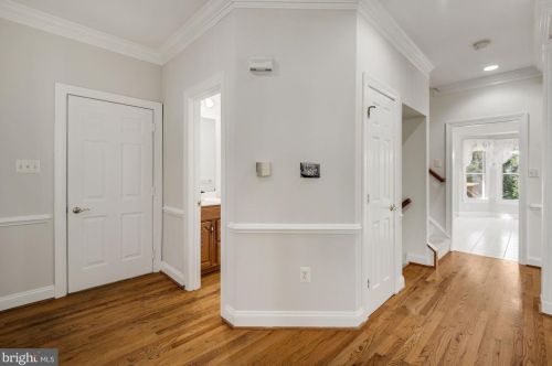 9202 Linden Grove Ct, Silver Spring MD  20910-1267 exterior