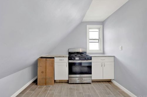 110 10th Ave, Mount Vernon NY 10550-4303 exterior