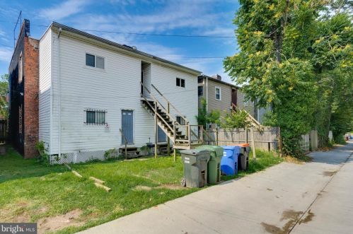 1320 T St, Washington DC 20009-4438 exterior