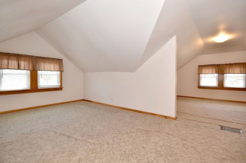 615 Saylor Ave, Elmhurst IL 60126-4305 exterior