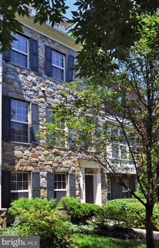 2107 Clark Pl, Silver Spring MD  20910-1174 exterior