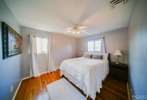 7 Stima Ave, Carteret NJ 07008-1214 exterior