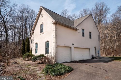 3181 Chestnut Hill Rd, Pottstown PA 19465-8560 exterior