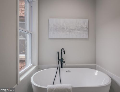 1212 Kirby St, Washington DC  20001-1202 exterior