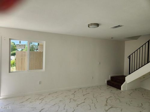 3044 Concord Dr, Oxnard CA 93033-5501 exterior