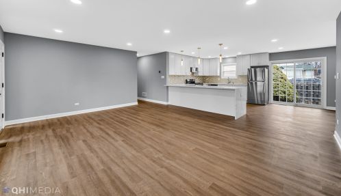 1217 Palm Dr, Wheeling IL  60090-4439 exterior