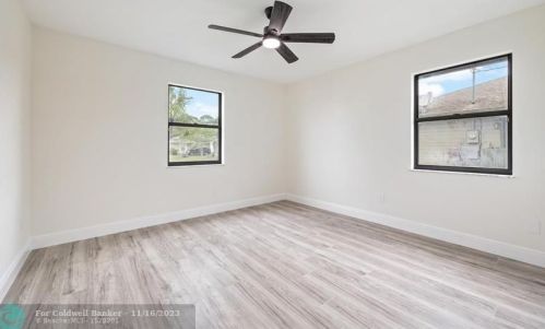 314 Thornhill Dr, Fort Pierce FL  34983-3701 exterior