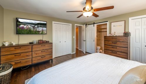 828 Stratford Ave, Elmhurst IL 60126-4651 exterior