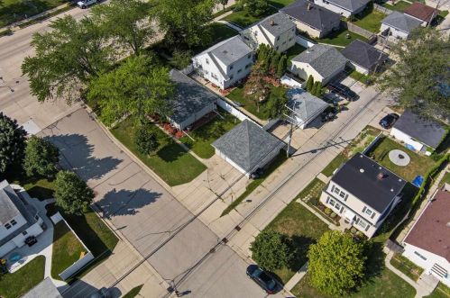 4800 Layton Ave, Milwaukee WI  53220-4144 exterior