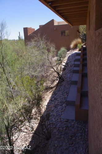 835 Placita Del Mirador, Tucson AZ 85718-1973 exterior