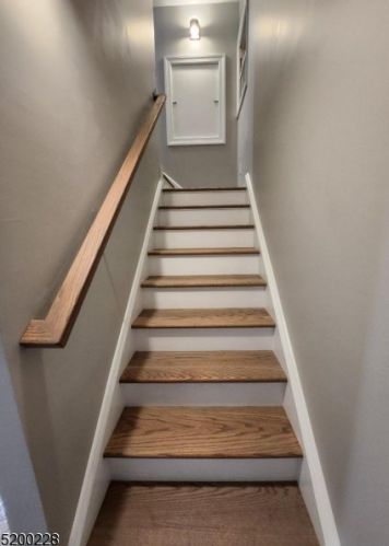 17 Grandview Ln, West Milford Lakes NJ  07480-1424 exterior