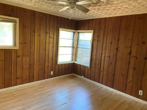 498 Barnett Dr, Atlanta GA 30354-1558 exterior